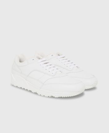 Sneakers Bump