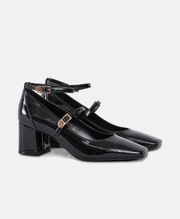 Mary Jane pumps Francine