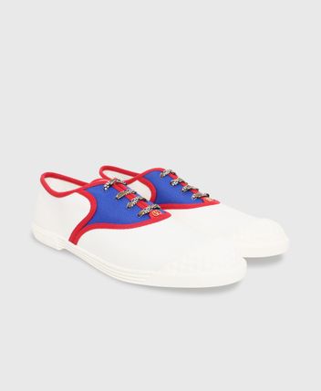 Sneakers Bay By Bay