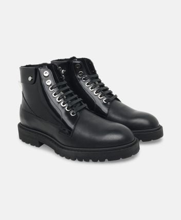 Lace-up ankle boot