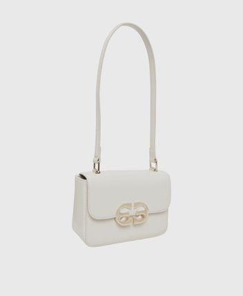 Leather shoulder bag