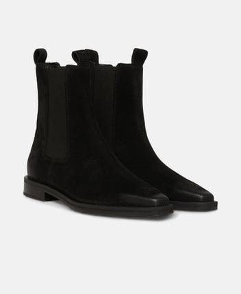 Chelsea boots