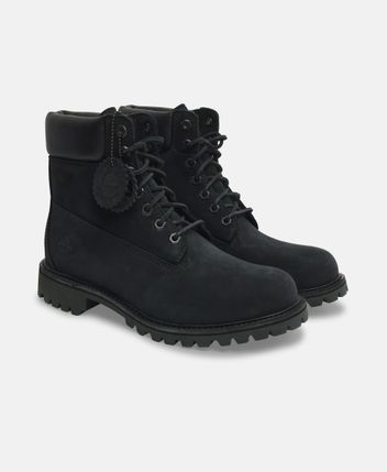 Lace-up ankle boot