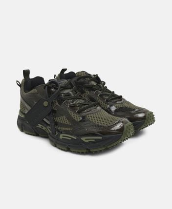 Chunky sneakers