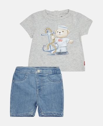 T-shirt and shorts set
