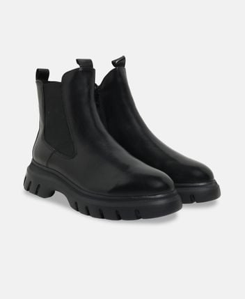 Chelsea boots