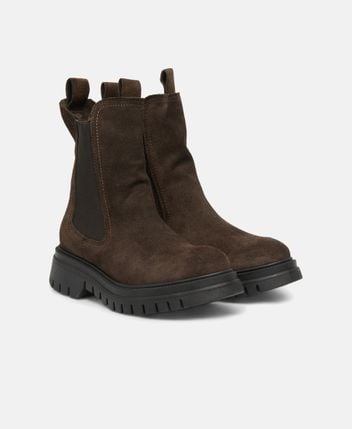 Chelsea boots