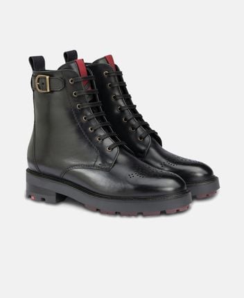 Lace-up ankle boot
