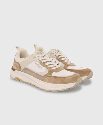 Sneakers Climb