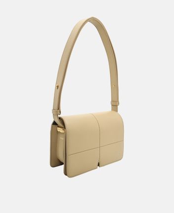 Leather shoulder bag