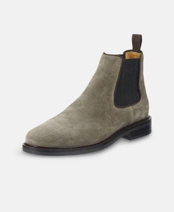 Chelsea boots