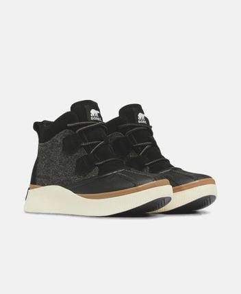 Lace-up ankle boot