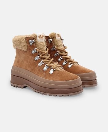 Winter boots