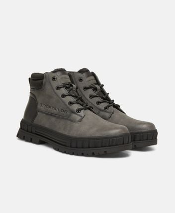 Lace-up ankle boot