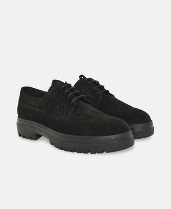 Lace-up shoes