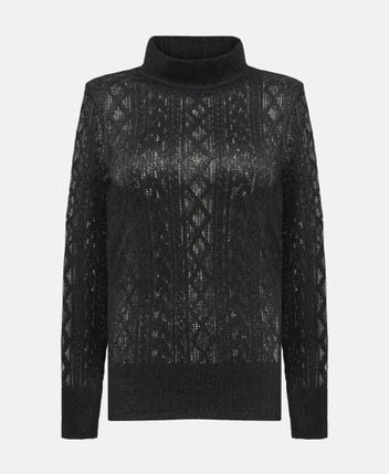 Long-sleeved top