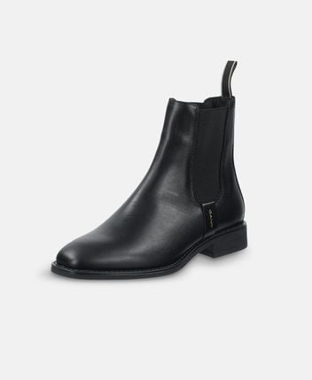 Chelsea boots