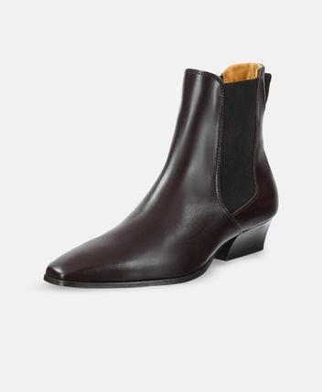 Chelsea boots