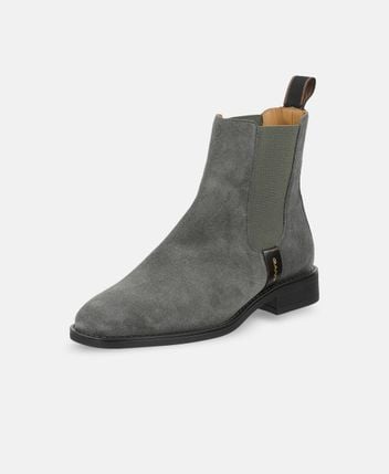 Chelsea boots