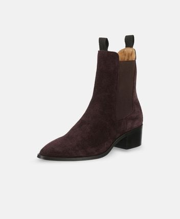 Chelsea boots