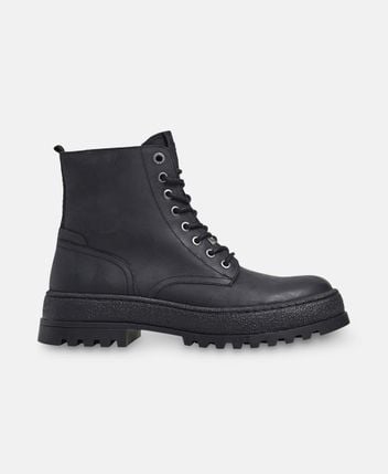 Lace-up ankle boot
