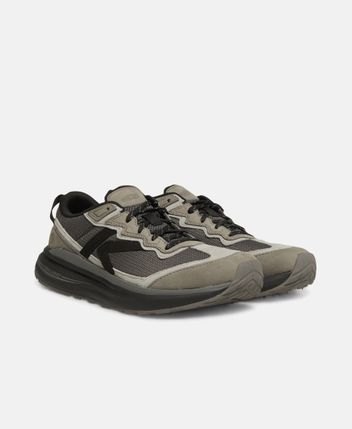 Trekking shoes