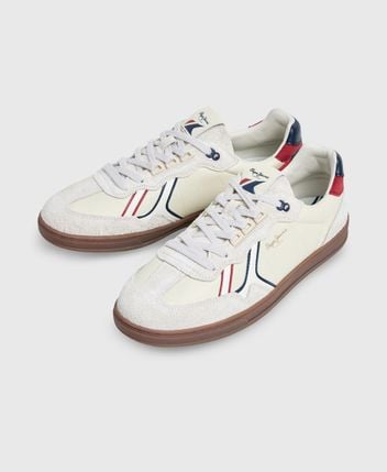 Sneakers Ball Road