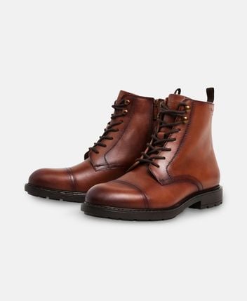 Lace-up ankle boot