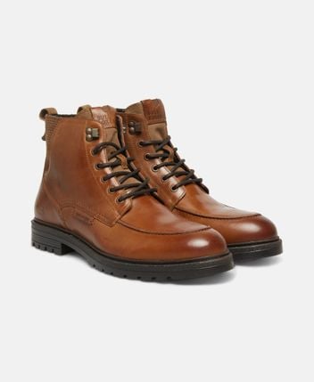 Lace-up ankle boot