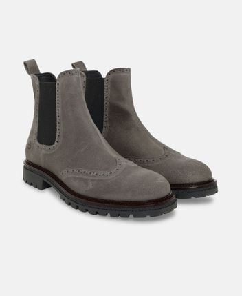 Chelsea boots