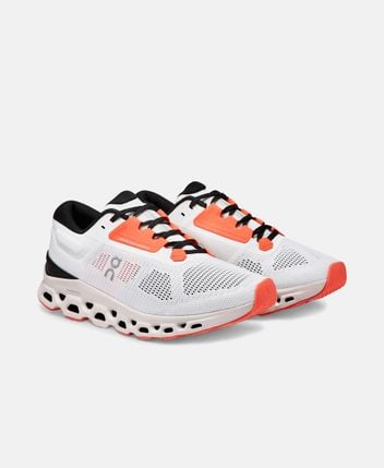 Running shoes Cloudstratus 3
