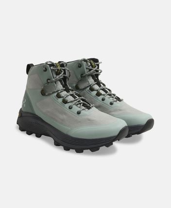 Trekking shoes