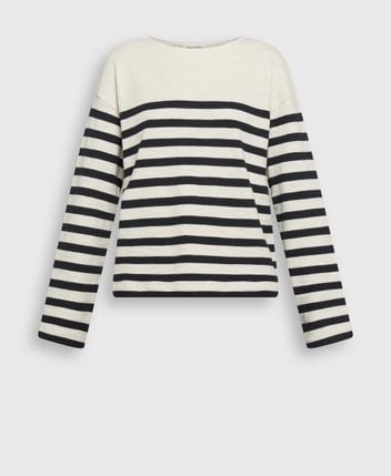 Long-sleeved top