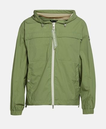 Wind breaker