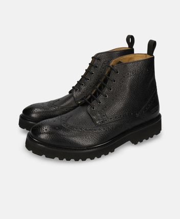 Lace-up boots Matthew 7