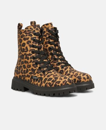 Lace-up ankle boot