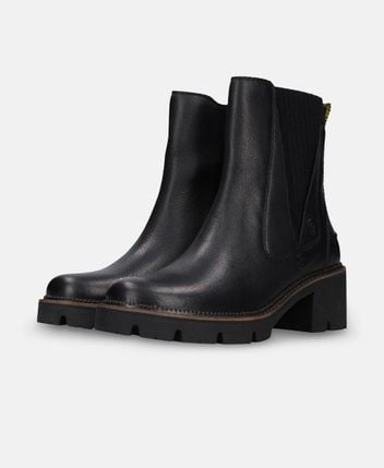 Chelsea boots