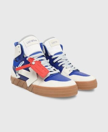 Sneakers Floating Arrow