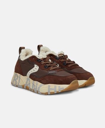 Sneakers Club105