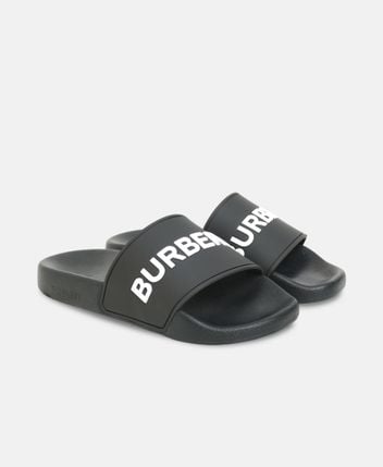 Pool shoes Furley