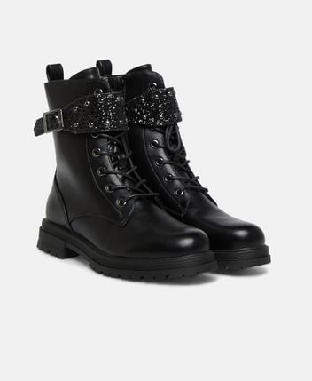 Lace-up ankle boot