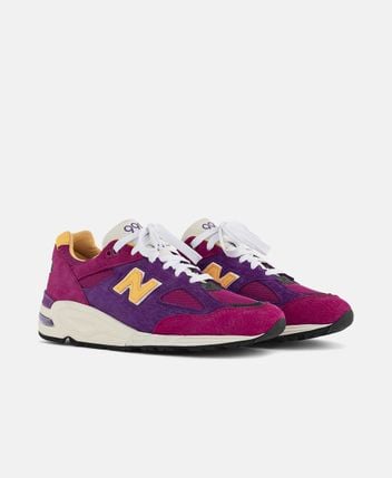 Sneakers MR990v2