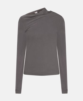 Long-sleeved top