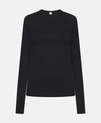 Long-sleeved top