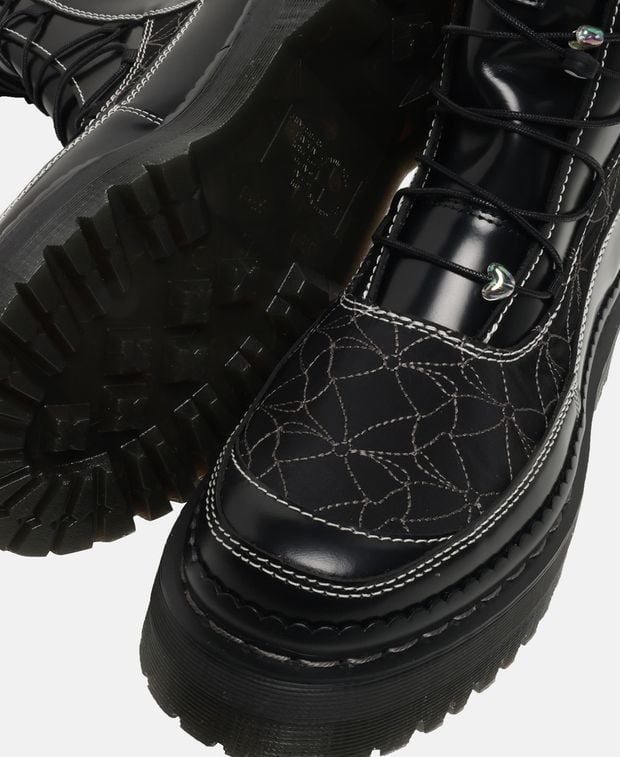 DR. MARTENS 엑스트림 프릴 플랫폼 부츠