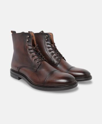 Lace-up ankle boot