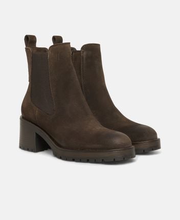 Chelsea boots