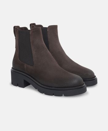Chelsea boots