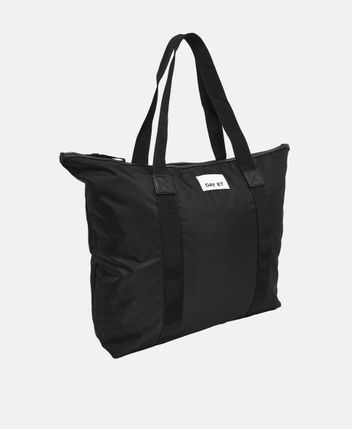 Shopper Gweneth