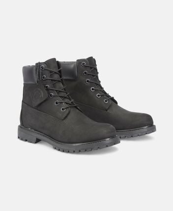 Lace-up ankle boot